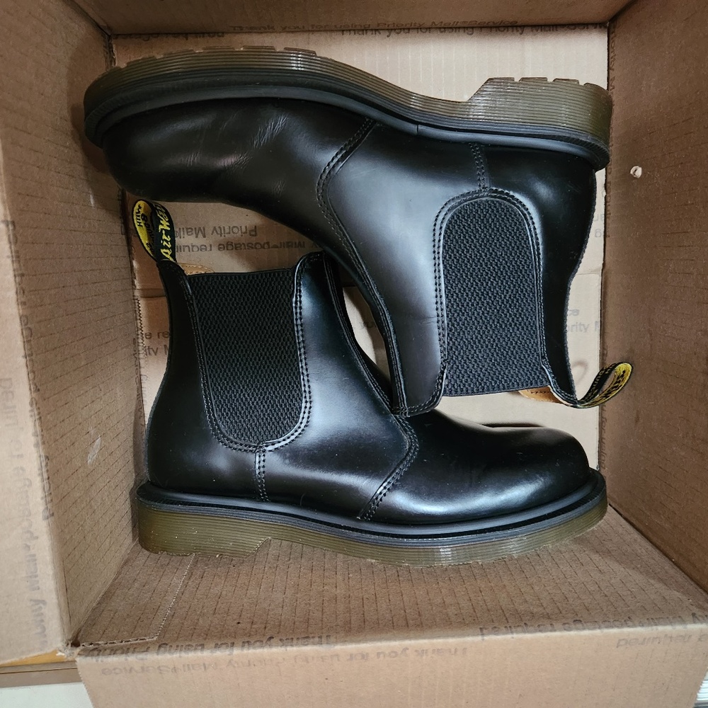 Dr Martens 2976 Chelsea Boots